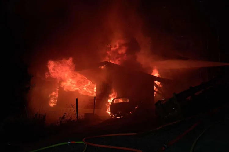 Einsatz-Brand-Einfamilienhaus Einsatz-Brand-Einfamilienhaus