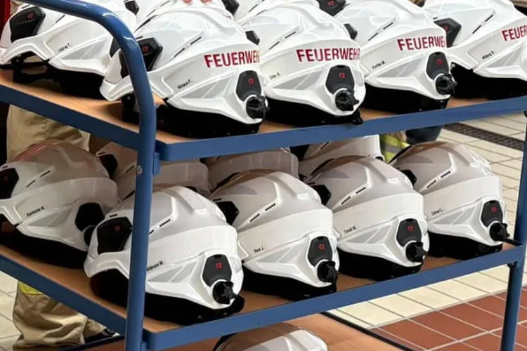Jugend-Neue-Helme